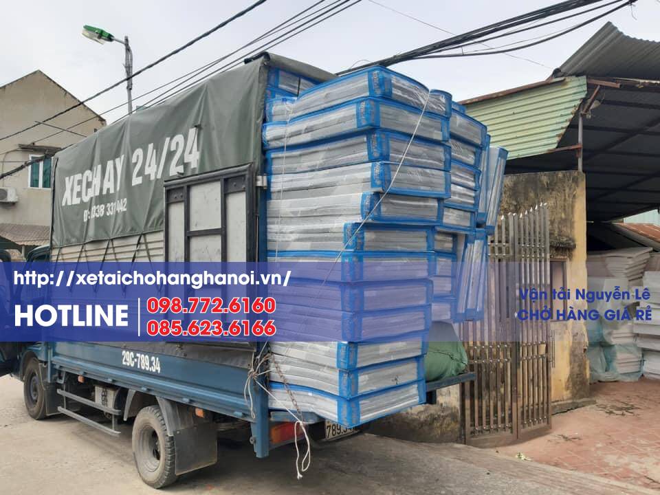 xe tải chở hàng và thu tiền hộ tại vận tải Nguyễn Lê