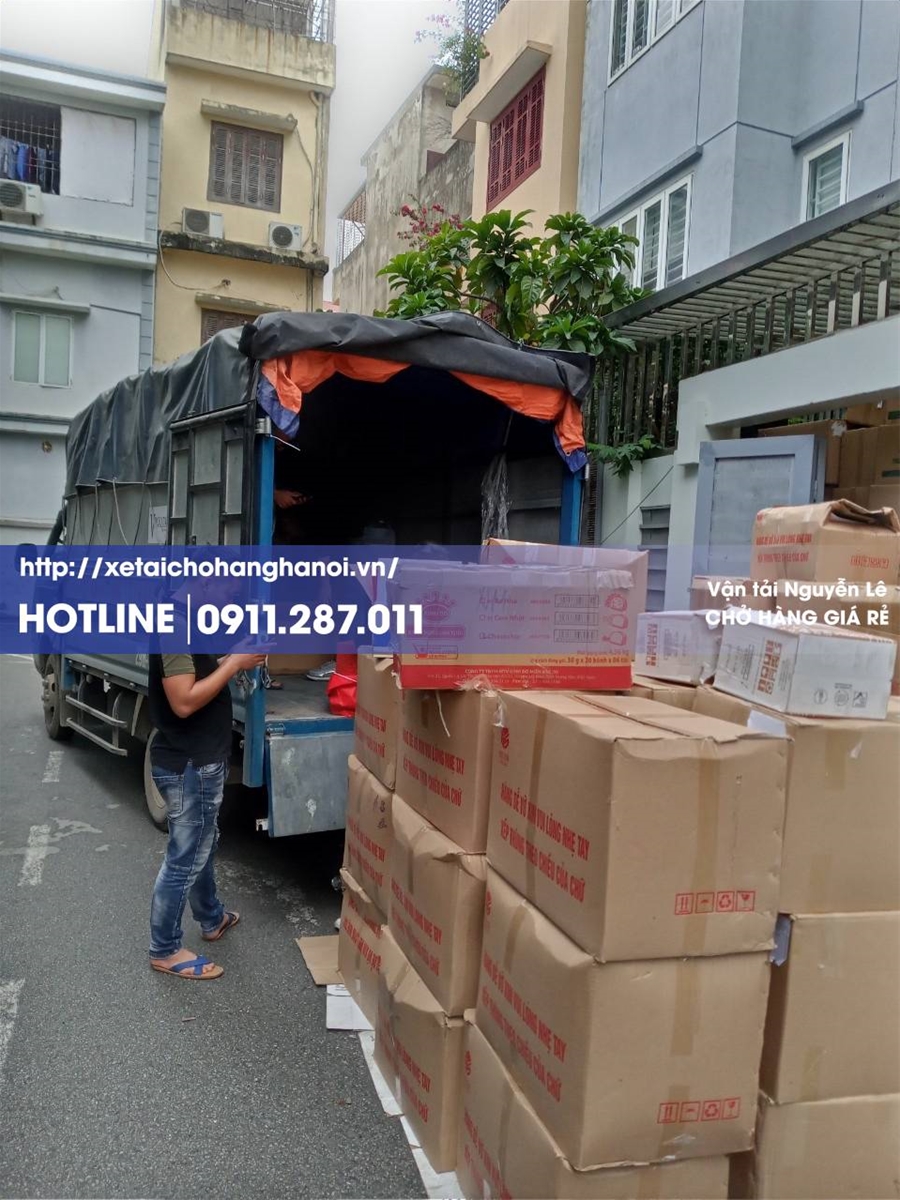 Chở hàng bằng xe tải 2,5 tấn ở Hà Nội